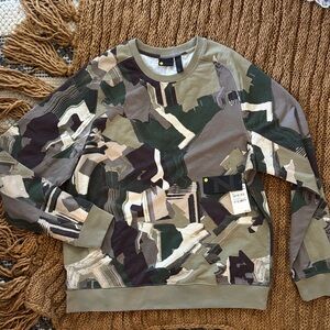 Zella Men's Green Camouflage Crewneck Sweater